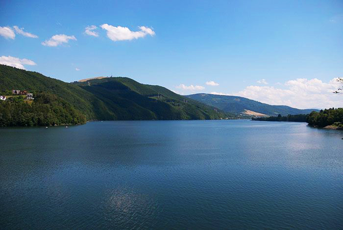 Znalezione obrazy dla zapytania jezioro