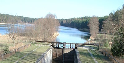 Śluza Paniewo na Kanale Augustowskim (fot Merlin - Wikipedia)