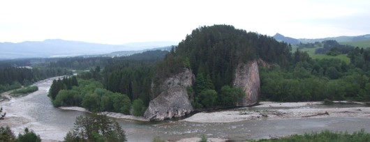 Przełom Białki pod Krempachami. Widok z Obłazowej na Kramnicę (fot. Selso - Jerzy Opioła)