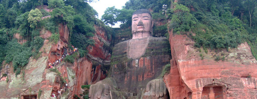 Budda z Leshan (fot. Karelj - Wikipedia)