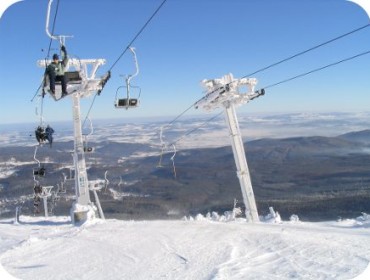 Wyciąg na SkiArena (for. sudetylift.com.pl)