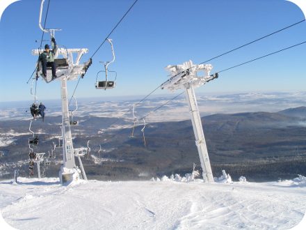 Wyciąg na SkiArena (for. sudetylift.com.pl)