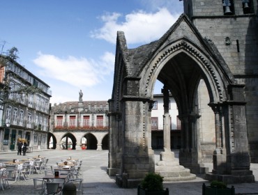 Guimarăes - Igreja da Oliveira e Padrão do Salado