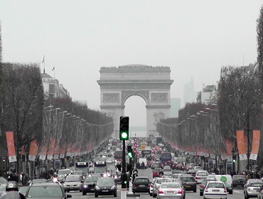 Łuk Triumfalny (fr. L'Arc de Triomphe)