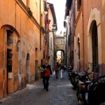 Rzym (Rome) - boczna uliczka w okolicach Panteonu