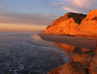 Klify Torrey Pines o zachodzie słońca