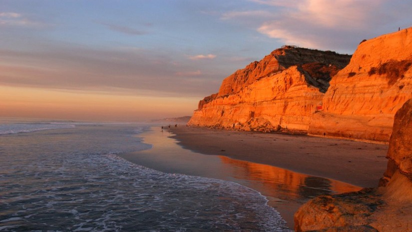 Klify Torrey Pines o zachodzie słońca