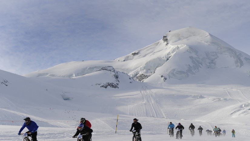 Zdjęcie z Allalin Race z poprzedniego roku. Jak widać ściga się nie tylko na nartach i snowboardzie