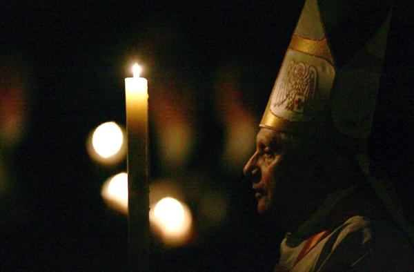 Wigilia Światła w Wielkanoc 2012 r. odprawiona została przez papieża Benedykta XVI