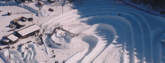 Tory w Leysin w Szwajcarii mają wiele różnych kształtów