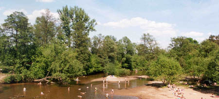 Kąpielisko nad Świdrem niedaleko Otwocka