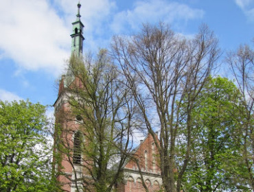 Neogotycki kościół w Wąwolnicy