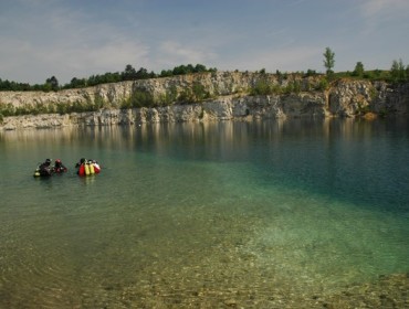 Ćwiczenia nurków w Zakrzówku. Źródło - http://www.nowa-ama.pl/pamietnik_foto/zakrzowek_maj_2009/DSC_0768.jpg