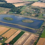 Zalew w Czarnocinie - ukochany przez kitesurferów. Źródło: http://www.czarnocin.pl