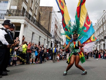 Karnawał w Notting Hill w niczym nie ustępuje temu z Rio! Źródło: http://news.bbcimg.co.uk