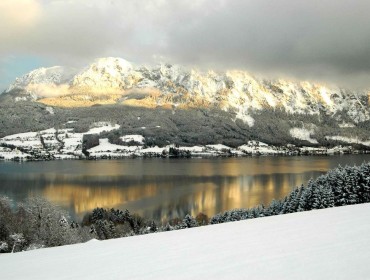 Attersee zimą. Zdjęcie autorstwa Andreasa J. Grafa