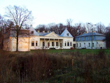 Projektantem pałacu na Młocinach jest działający głównie w Saksonii rokokowy architekt J.F. Knöbel. Źródło: www.mlociny.org