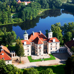 Widok z lotu ptaka na otwocki pałac. Źródło: www.otwock.mnw.art.pl