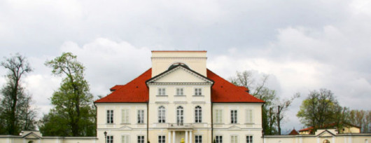 Pałac w Sterdyni to obecnie elegancki hotel i centrum konferencyjne. Źródło: www.palacossolinskich.pl