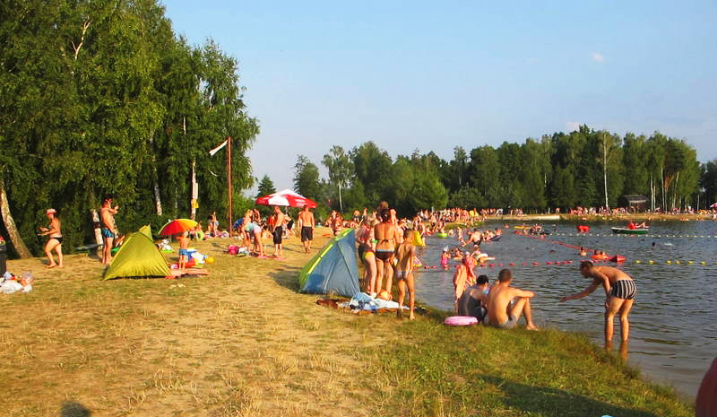 Kąpielisko w Jastrzębiu przyciąga radomiaków. Źródło: www.portalszydlowiecki.pl