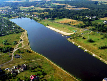 Widok z lotu ptaka na Zalew Żyrardowski (źródło: www.zyrardow.pl)