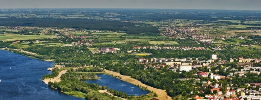 Płock z lotu ptaka. W samym środku