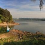 Sielanka nad Jeziorem Żywieckim w Beskidach (źródło: Panoramio.com)