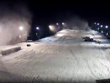 Nocna praca na stoku Malta Ski w Poznaniu aż wre (źródło: www.maltaski.pl)