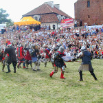 Turniej rycerski na zamku w Liwie (źrodło: www.liw-zamek.pl)