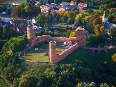 Widok z lotu ptaka na zamek w Czersku