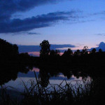 Zachód słońca nad kąpieliskiem w Jabłonowcu (źródło: fanpage ośrodka Tęcza)
