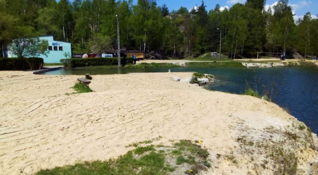 Plaża nad zalewem Balatn w Trzebini (źródło - Googlemaps)